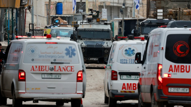 Israeli army and Palestinian Authority besiege and raid Jenin hospitals