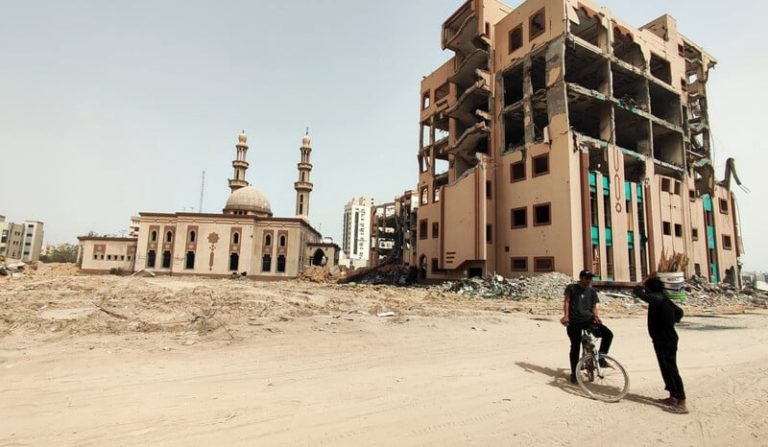 The physics of death in Gaza