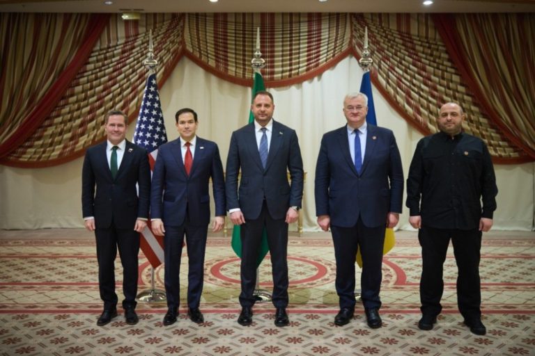 US Resumes Military Aid, Intelligence Sharing for Ukraine