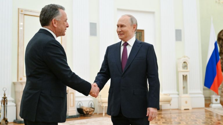 Witkoff Hopes Trump-Putin Call Will ‘Clear Logjam’ in Ukraine Talks