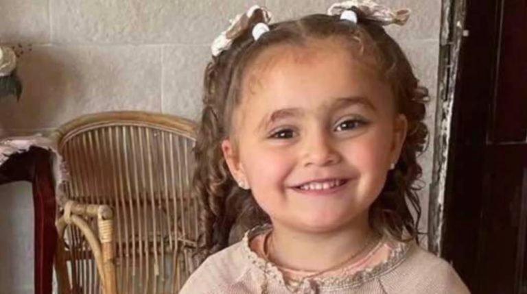 Gaza: Palestinian girl ‘gasping for air’ as mother uses makeshift device to save her
