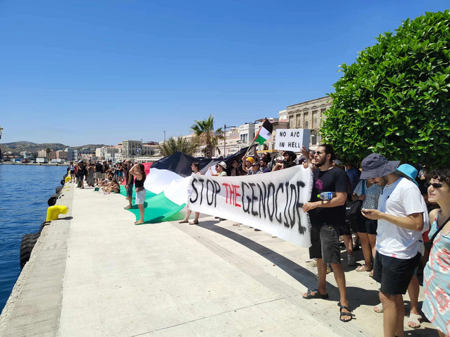 ‘Not on our island’: Syros residents block Israeli cruise ship in protest over Gaza