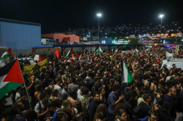 No port for genocide: mass mobilisation in Piraeus halts military cargo bound for Israel