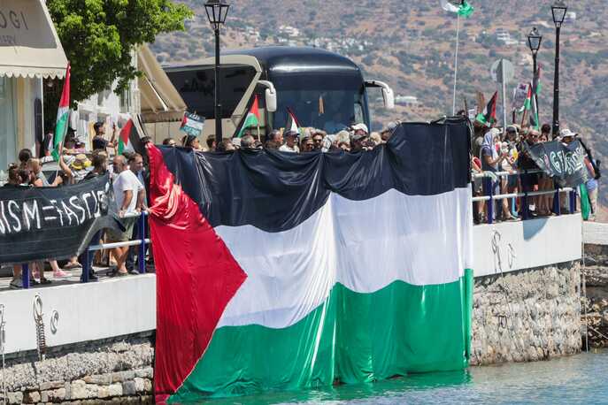 “We Can’t Have Greece Become a Playground For IDF Soldiers”: Israeli Tourists Traveling to Greek Islands Met With Pro-Palestine Protests
