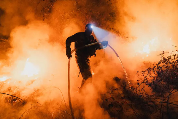 Catastrophes climatiques : les images d’un été meurtrier