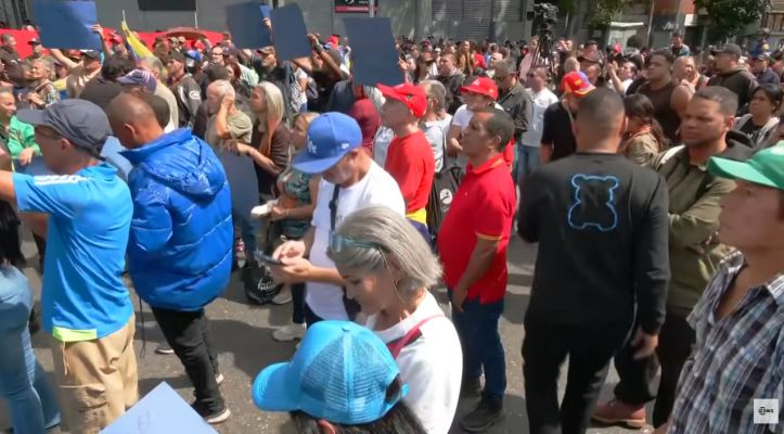 U.S. INTERVENTION: Massive Protests Erupt in Caracas After U.S. Captures President Maduro | AC14