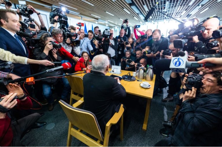 Former Polish intelligence heads charged over Israeli spyware
