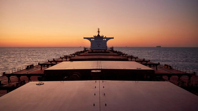 Greek ships secretly supplying Israel with oil and military cargo