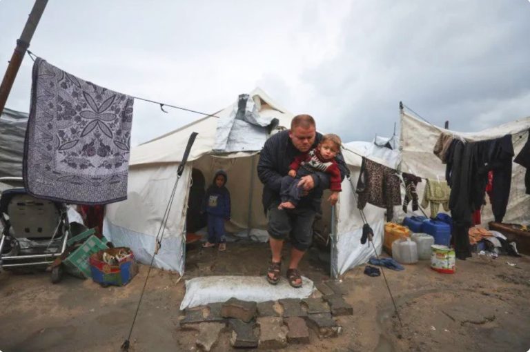 As summer approaches, skin diseases spread through Gaza’s refugee camps
