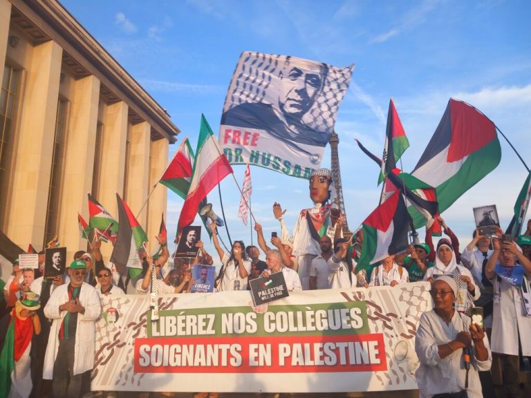 Pour la libération du Dr. Abu Safiya et des 10.000 otages palestiniens: la Tour Eiffel n’en revenait pas !