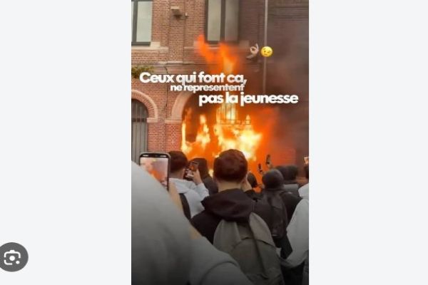 Des agents de l’État allument des contre-feux pour éteindre la révolte de la jeunesse